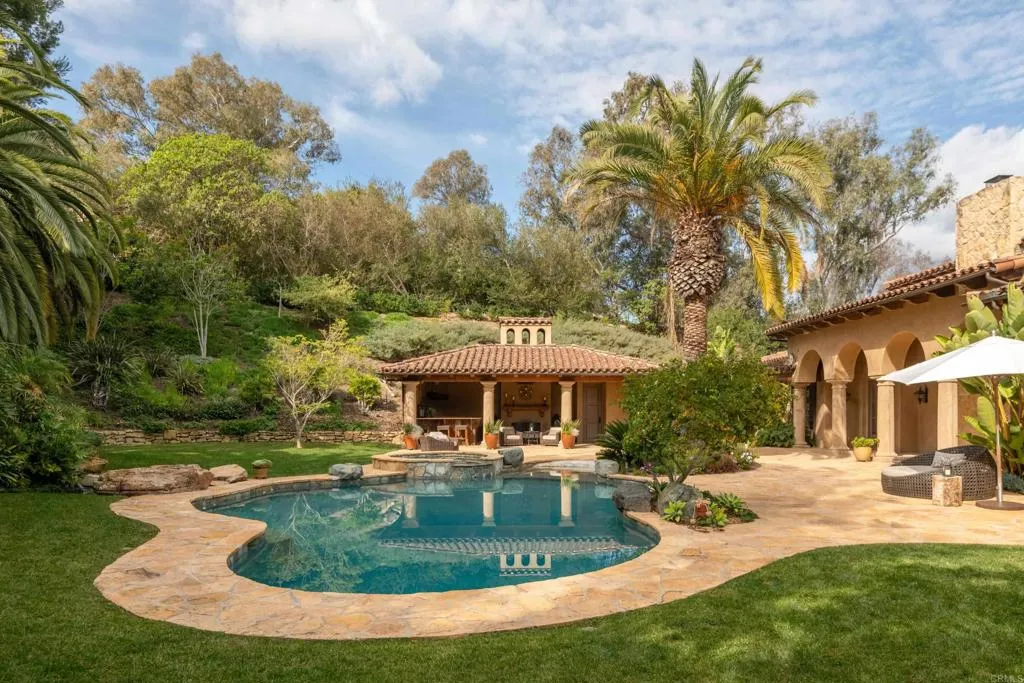 https://cdn.realtyfeed.com/cdn/127/306202740/bb6827d58c4f2e57c07b2e2d375f136d.webp