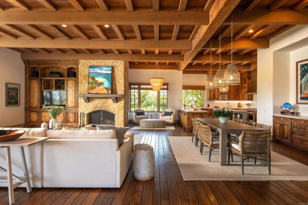 https://cdn.realtyfeed.com/cdn/127/306202740/c3fcf99ce2222c6d66ba4ac176542802.webp