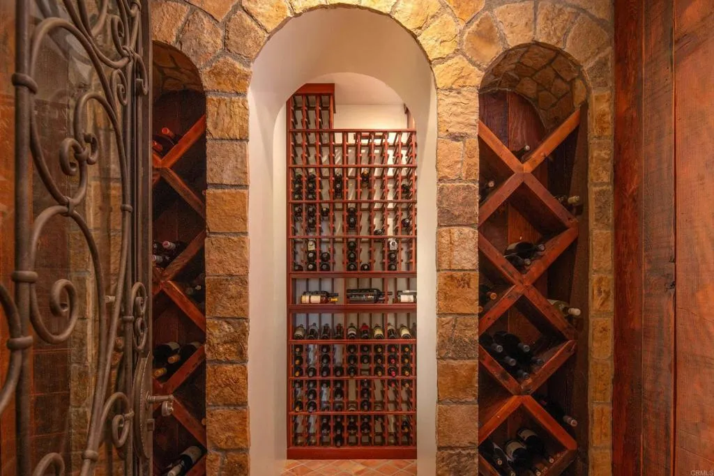 https://cdn.realtyfeed.com/cdn/127/306202740/d262f744a23e514c4c37b26432a9d7cf.webp
