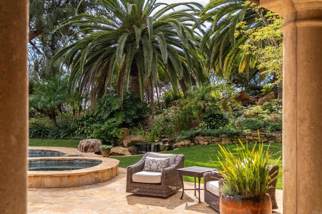 https://cdn.realtyfeed.com/cdn/127/306202740/fc63bb4222532e5ace653388782cffb1.webp