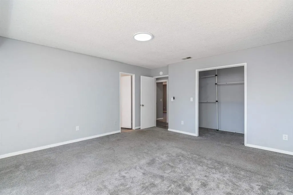 https://cdn.realtyfeed.com/cdn/127/306203202/0dc56a2f25877d412ba3449cd90b0e64.webp