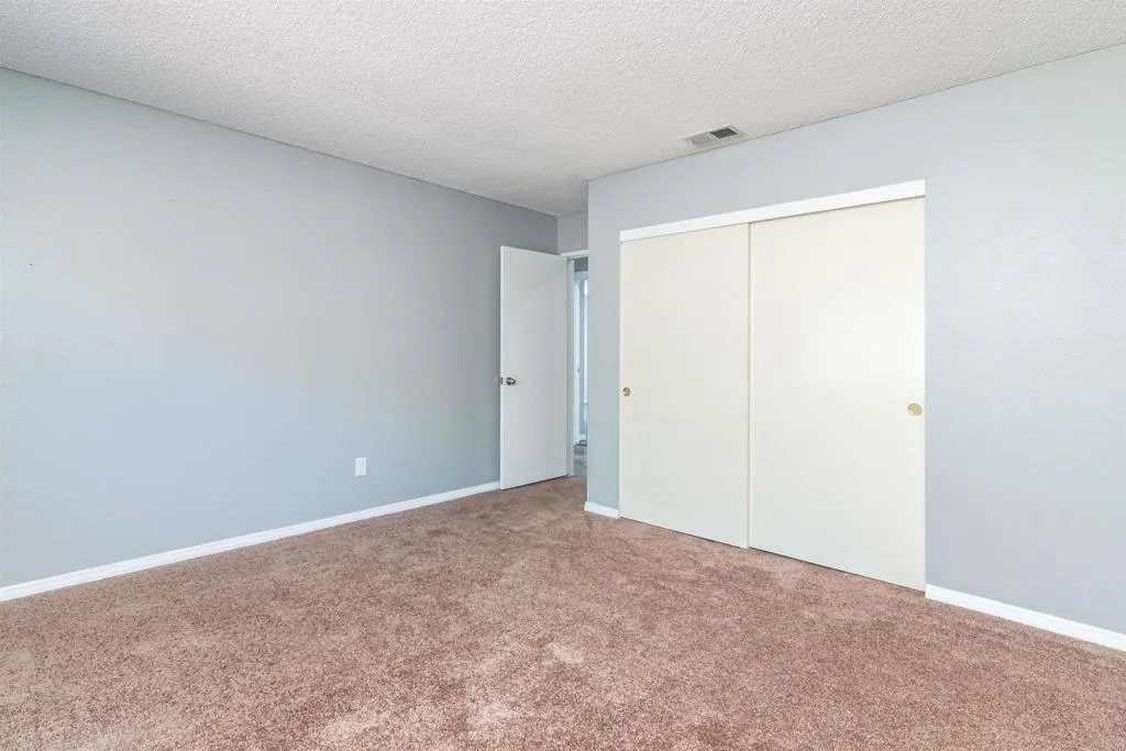https://cdn.realtyfeed.com/cdn/127/306203202/13ec9413f94800872de66172d551eead.webp