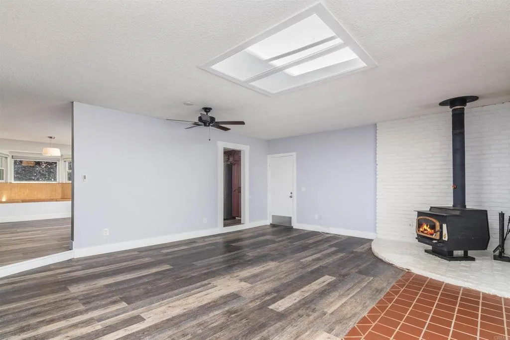 https://cdn.realtyfeed.com/cdn/127/306203202/1eed387db2e67f1364d18e9f605bde24.webp
