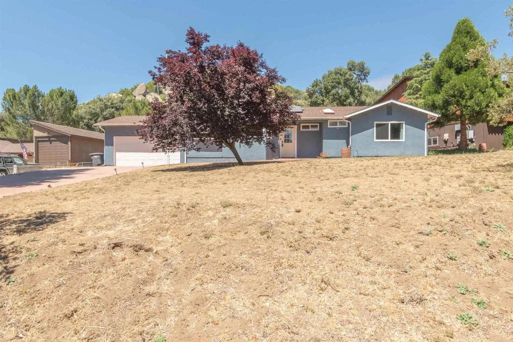 https://cdn.realtyfeed.com/cdn/127/306203202/4c86abad68cd7bc92b32e32a35776638.webp