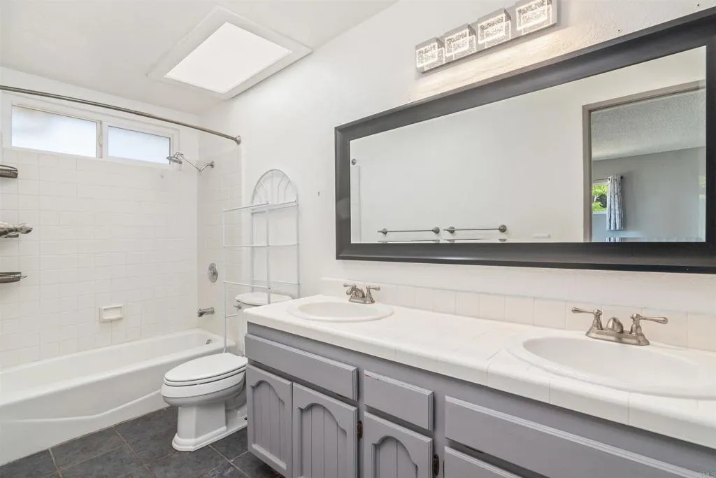https://cdn.realtyfeed.com/cdn/127/306203202/57a8340fdd8100735b86d6dfc4a1c1f4.webp