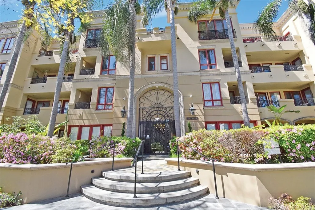 411 N Oakhurst Drive Unit 102, Beverly Hills, Ca 90210