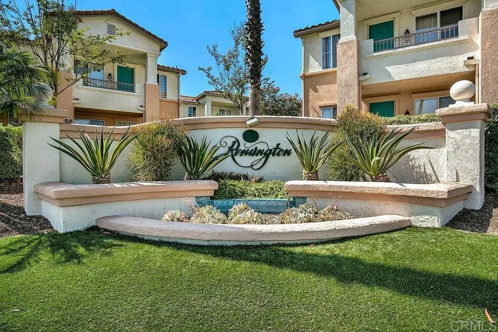 MLS: PTP2403873 Condo For Sale