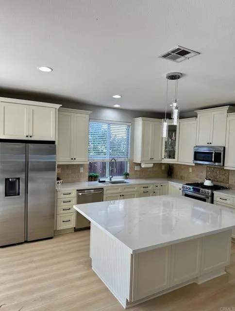 https://cdn.realtyfeed.com/cdn/127/306207687/56e139e0171aceea22e05d04af8792fa.webp