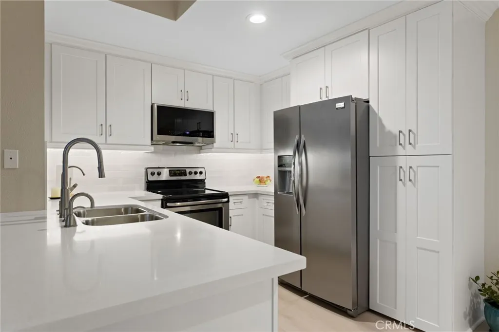 https://cdn.realtyfeed.com/cdn/127/306207733/17310f57edf09c7e8358838d0fb3a835.webp