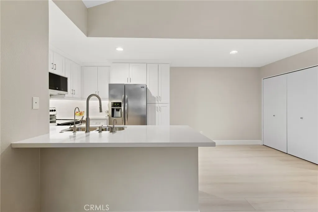 https://cdn.realtyfeed.com/cdn/127/306207733/4452a7edb4f42ecacd79775402dff709.webp