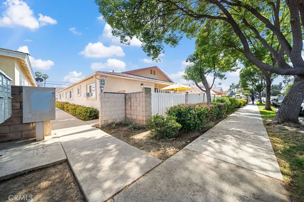 Covered patio Covered patio