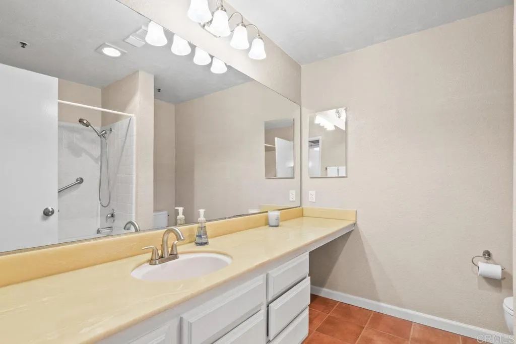 https://cdn.realtyfeed.com/cdn/127/306211371/7d314b503db3303d30fa974015abb9cf.webp