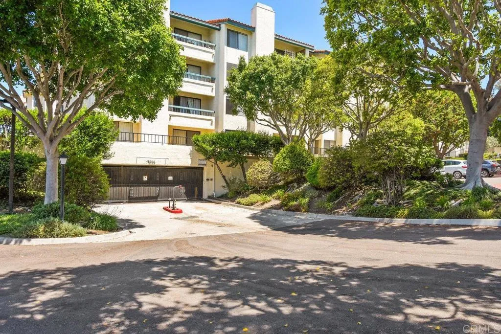 https://cdn.realtyfeed.com/cdn/127/306211371/bf1cc3130072a31f3ac56c6bf686b3c9.webp