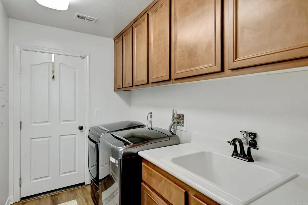 https://cdn.realtyfeed.com/cdn/127/306214433/67607d503bf637fa3cad79dc2ead5fbf.webp