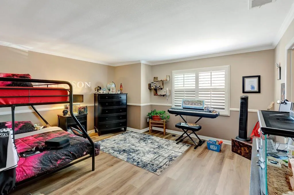 https://cdn.realtyfeed.com/cdn/127/306214433/7df2297d8c620d50b6444e98d2c84595.webp