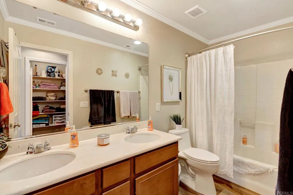 https://cdn.realtyfeed.com/cdn/127/306214433/acbbf0714bca60039ef1b8865ebfec42.webp