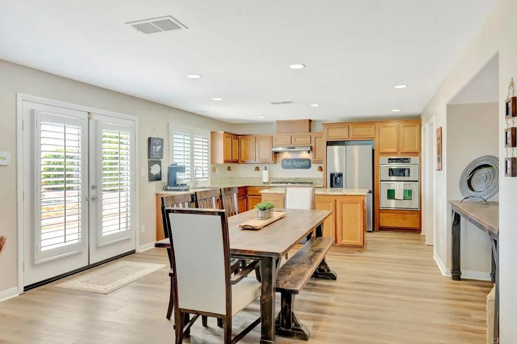 https://cdn.realtyfeed.com/cdn/127/306214433/cc6d9d3af3a2394d02a0864c6e42e134.webp