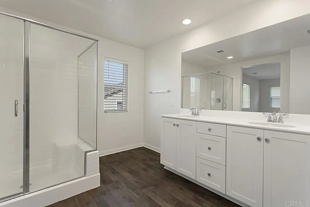 https://cdn.realtyfeed.com/cdn/127/306216825/342482505cf732a22eec8ce97069ed6d.webp