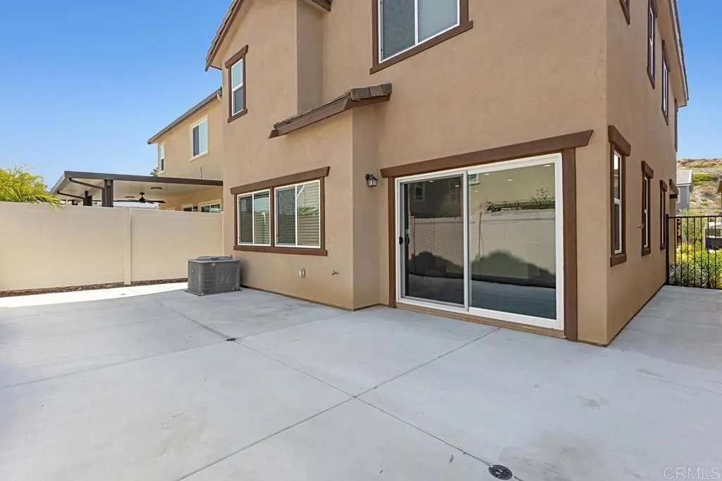 https://cdn.realtyfeed.com/cdn/127/306216825/a19687f6ecfc59d71c93a458d6f195d8.webp