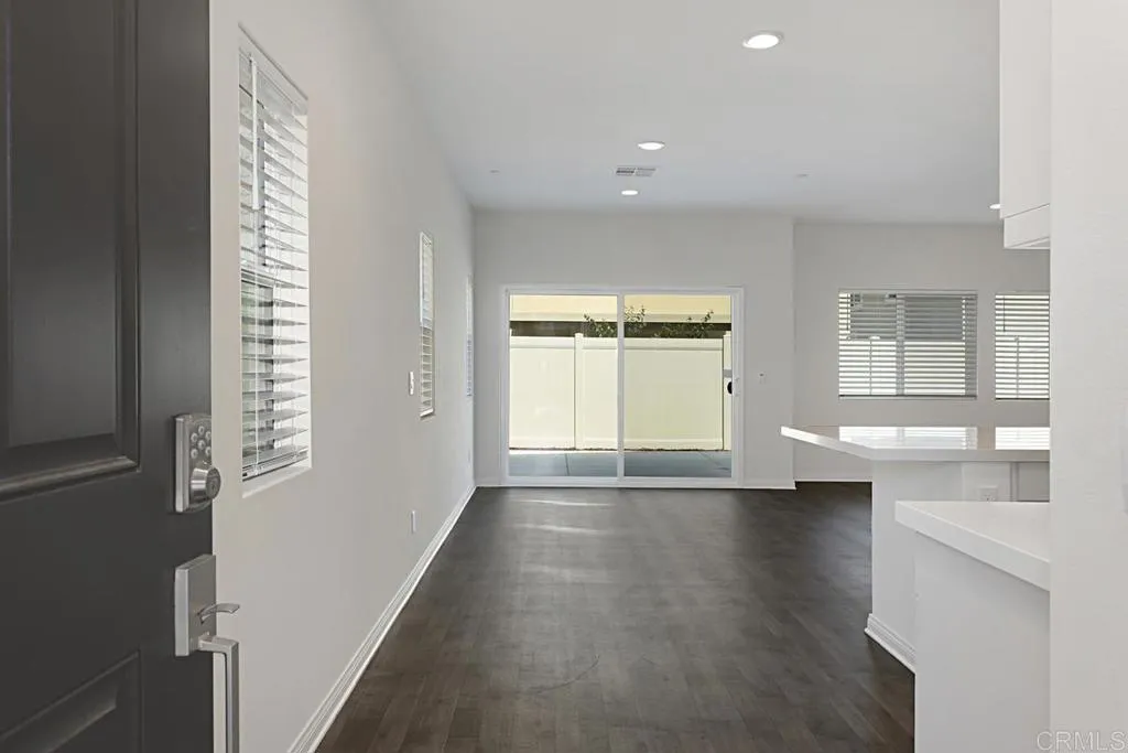 https://cdn.realtyfeed.com/cdn/127/306216825/afd12de97925f013d88805746719653a.webp