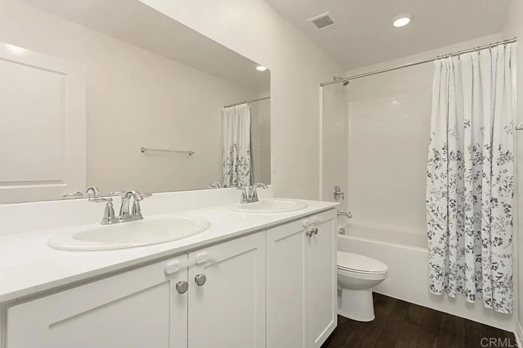 https://cdn.realtyfeed.com/cdn/127/306216825/c9c7c853d9b7ba8b2b55fbd219aac1d6.webp