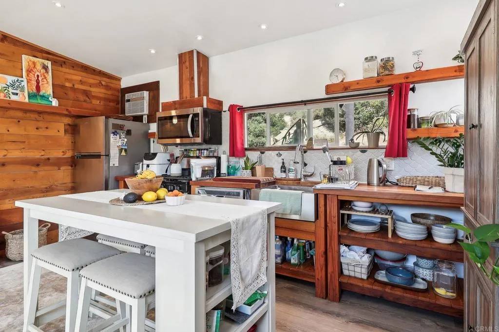 https://cdn.realtyfeed.com/cdn/127/306219938/9687d0486e3bac6b190b77e75844c631.webp
