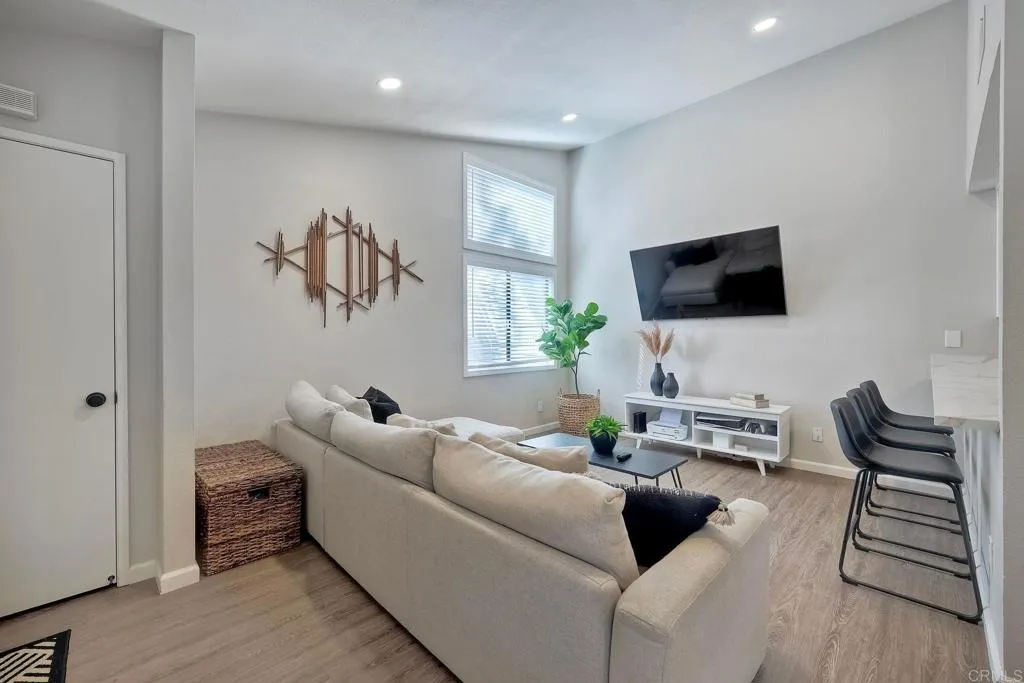 https://cdn.realtyfeed.com/cdn/127/306221037/2a85446fac91ccb8be7df00a09a64ff3.webp