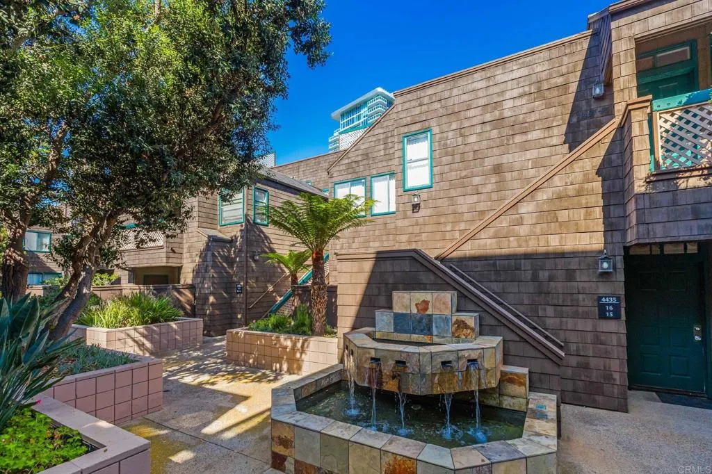 https://cdn.realtyfeed.com/cdn/127/306223758/24a93d1cd83b2cba0cabeed9cb2cfe45.webp