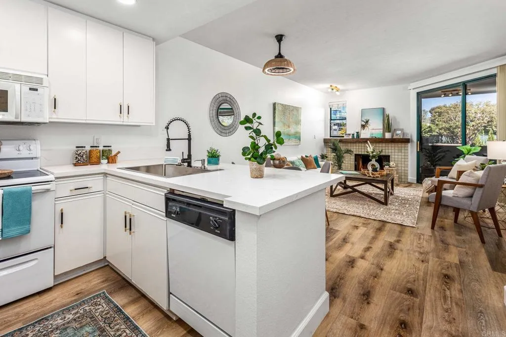 https://cdn.realtyfeed.com/cdn/127/306223758/e745dc5f1985b1232e08b62b2e16c7b5.webp