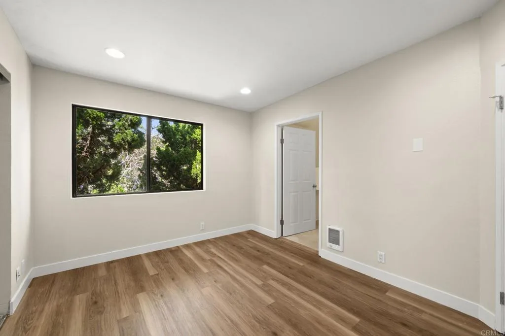 https://cdn.realtyfeed.com/cdn/127/306225665/ec80a944c6652693eaf2a6447d016f45.webp