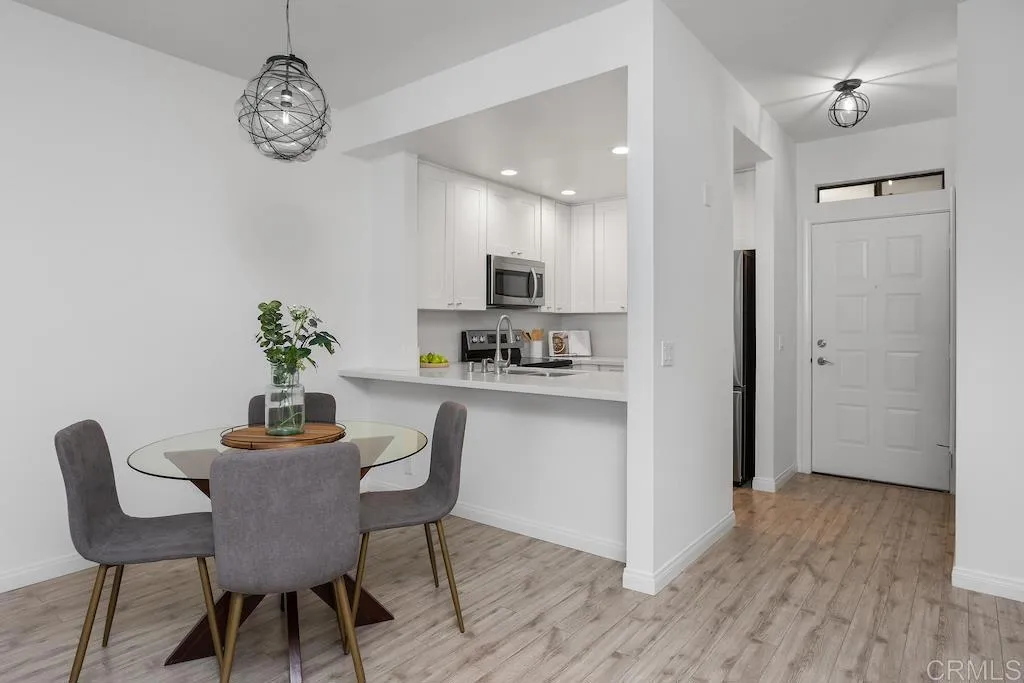 Photo #6: NDP2406566 Listing 