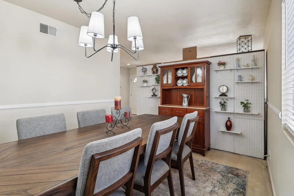 https://cdn.realtyfeed.com/cdn/127/306226786/318dcf34f0082bcbc64adbf45dace033.webp