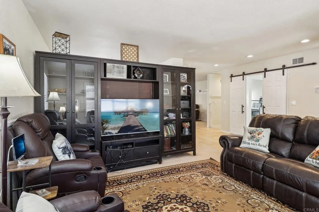 https://cdn.realtyfeed.com/cdn/127/306226786/5603adca772d199dfbec1862f0518a98.webp