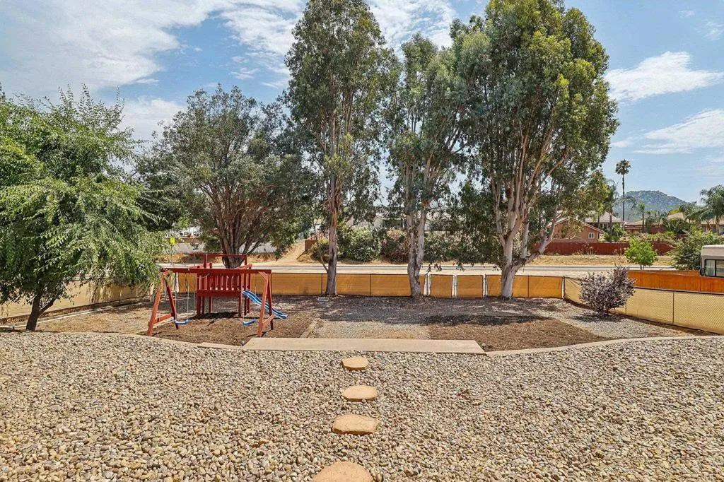 https://cdn.realtyfeed.com/cdn/127/306226786/5f8eada3080fae024c744216a35ffa8d.webp