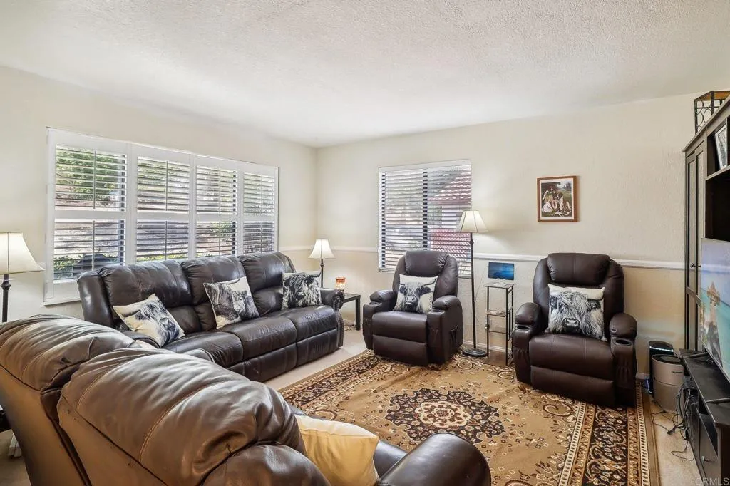 https://cdn.realtyfeed.com/cdn/127/306226786/94283ad3bcde1d181afd6228e357e617.webp