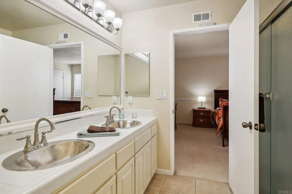 https://cdn.realtyfeed.com/cdn/127/306226786/9d37b9ac2d1aea482b8a5d694e235b4d.webp