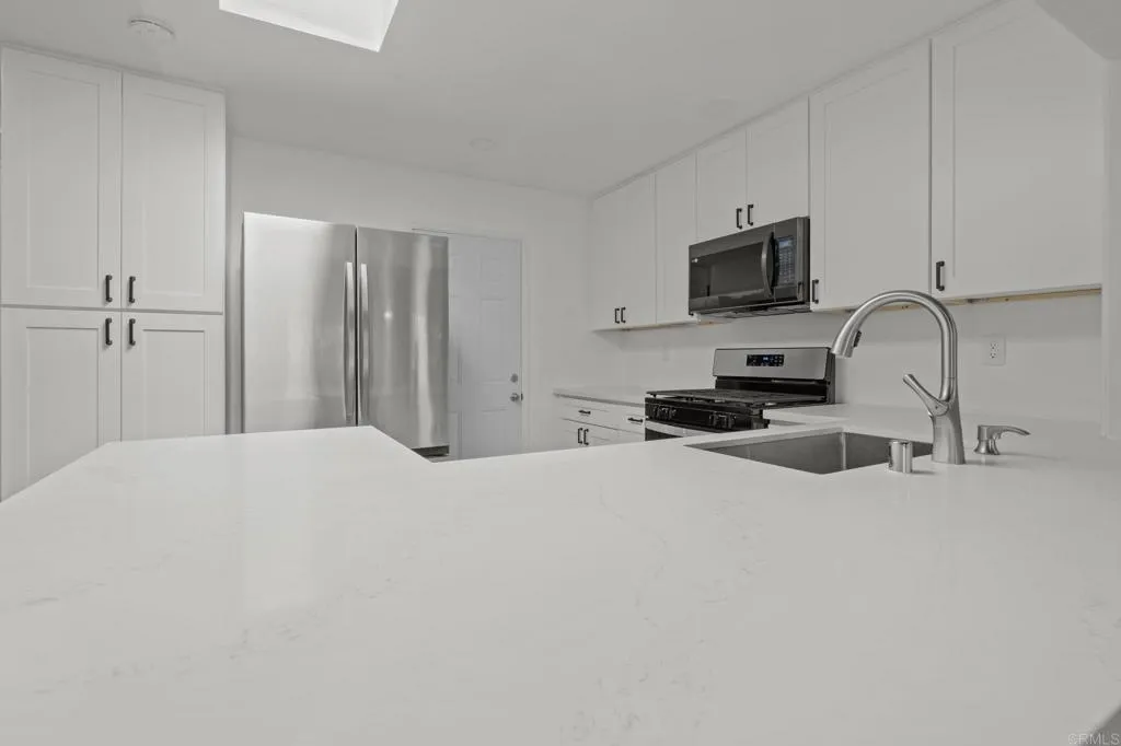 https://cdn.realtyfeed.com/cdn/127/306227590/812fd5323d72330729c1b80056ba934f.webp