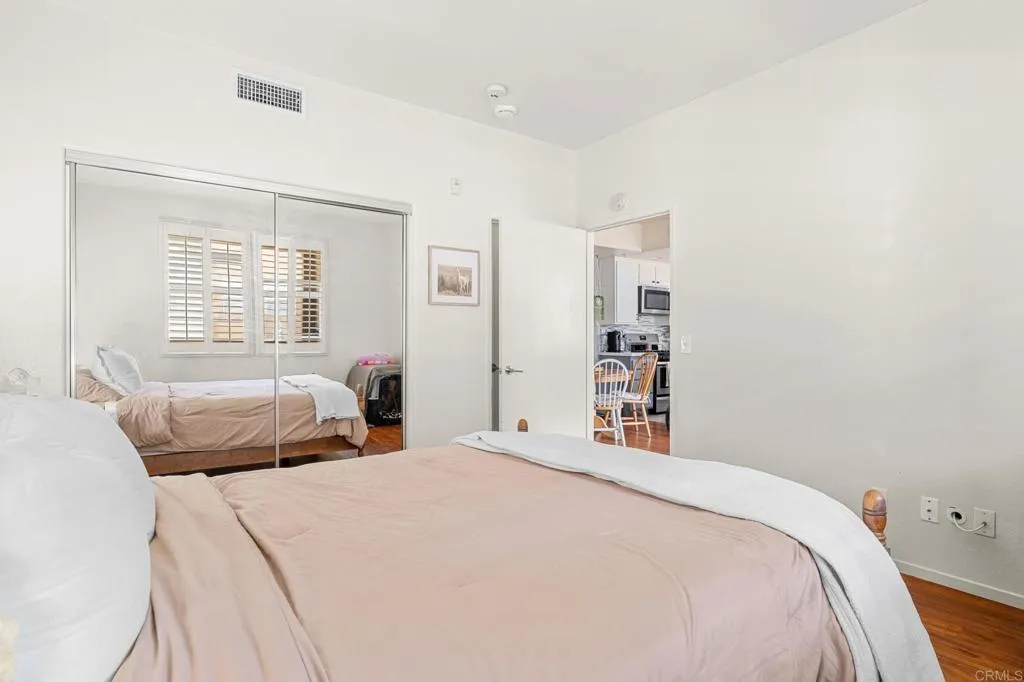 https://cdn.realtyfeed.com/cdn/127/306229427/4c33eaf487e511949d9df17c56df93af.webp