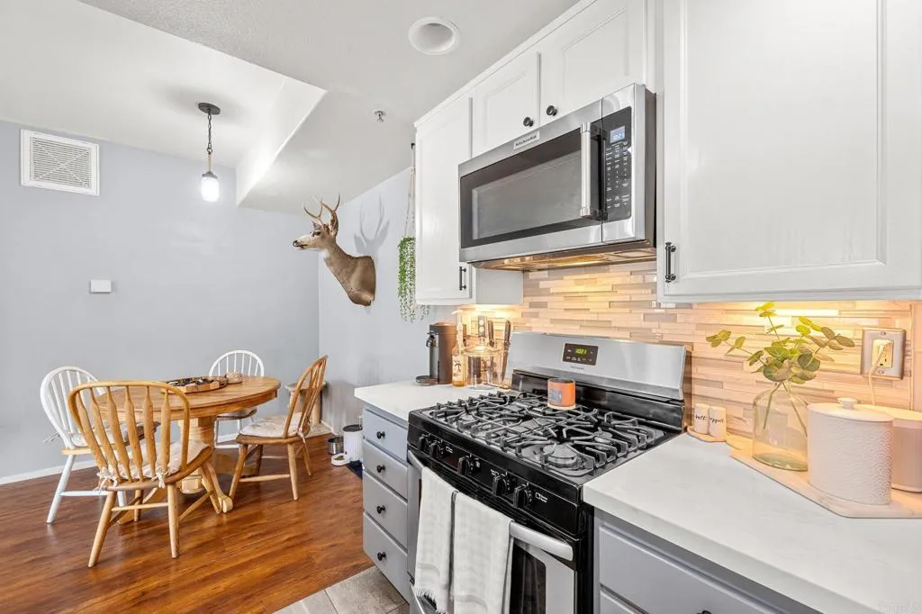 https://cdn.realtyfeed.com/cdn/127/306229427/f737269340f0b076597c2573bea8ec35.webp