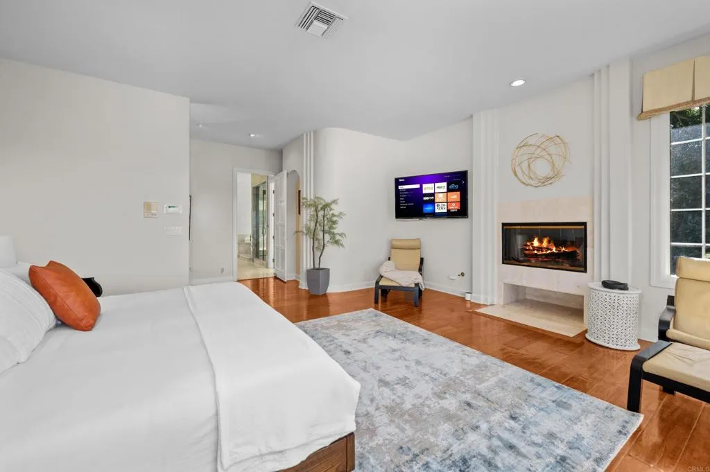 https://cdn.realtyfeed.com/cdn/127/306232886/657711e3c3850c3b2e86eda2976ab4cb.webp