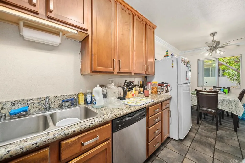 https://cdn.realtyfeed.com/cdn/127/306233858/32d33bd734238322834f1412c7f40d62.webp