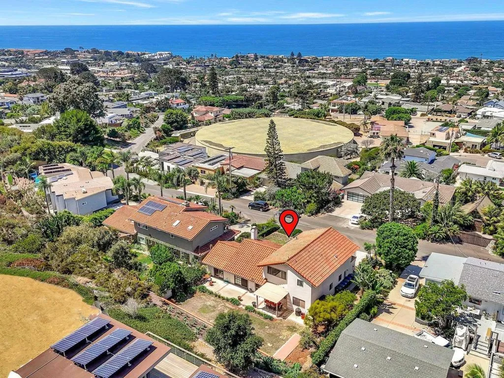 https://cdn.realtyfeed.com/cdn/127/306233951/44d004fad691379f30336529fe7d9734.webp