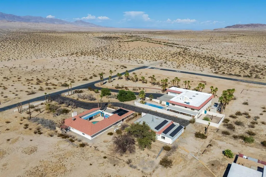 https://cdn.realtyfeed.com/cdn/127/306234533/9fdad228a71689867311d155be8efac1.webp
