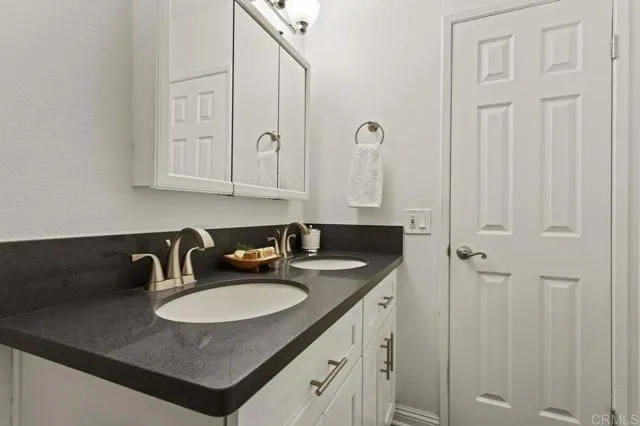 https://cdn.realtyfeed.com/cdn/127/306237765/f292b6406bd83652406398e3ffc3e64c.webp