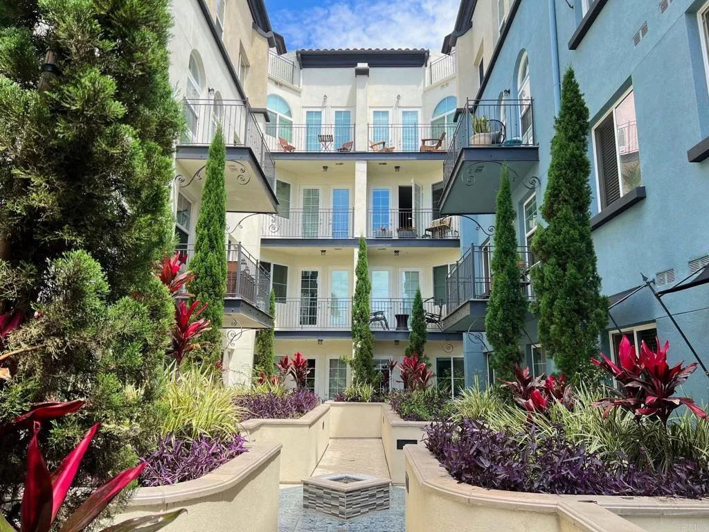More Details about MLS # PTP2404778 : 3957 30TH UNIT 416