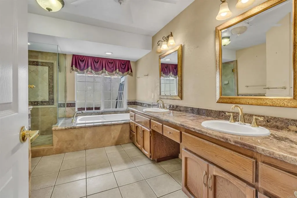 https://cdn.realtyfeed.com/cdn/127/306239251/384315283d115c8f96bd5bd5661e3c1e.webp