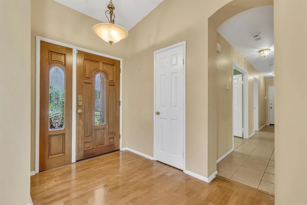 https://cdn.realtyfeed.com/cdn/127/306239251/439911775395b6ccddbc1de9b0160f23.webp