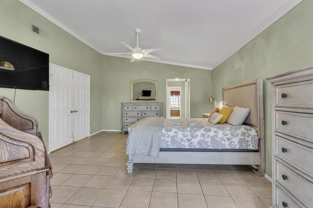 https://cdn.realtyfeed.com/cdn/127/306239251/4f57613a190d8862e6c483a0c4e73788.webp