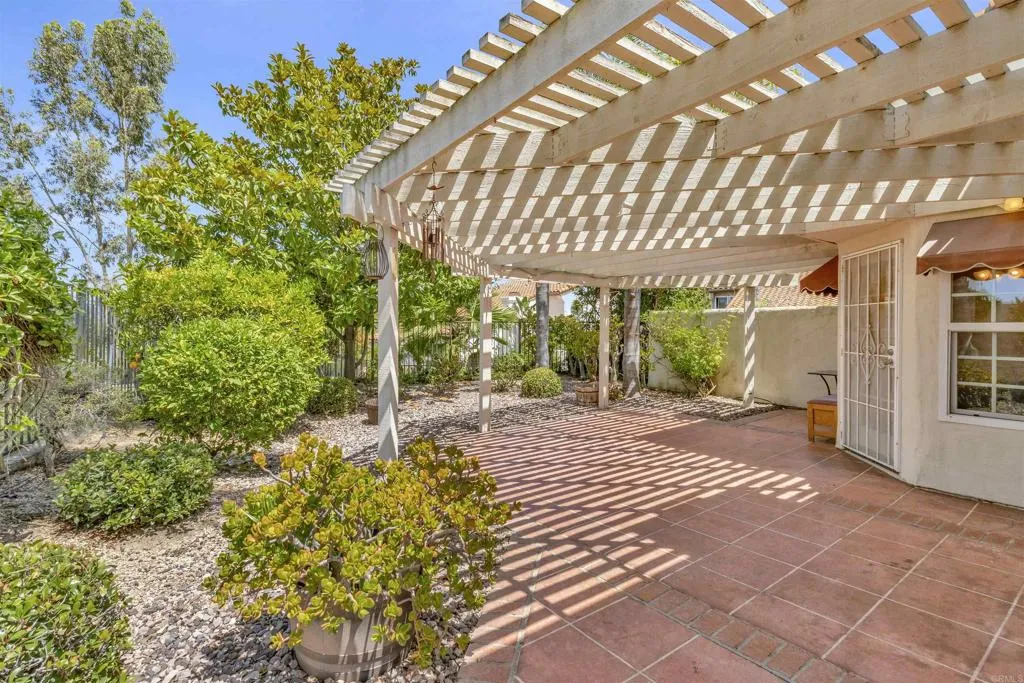 https://cdn.realtyfeed.com/cdn/127/306239251/8e8ba193009419b54aed0c86d338b881.webp