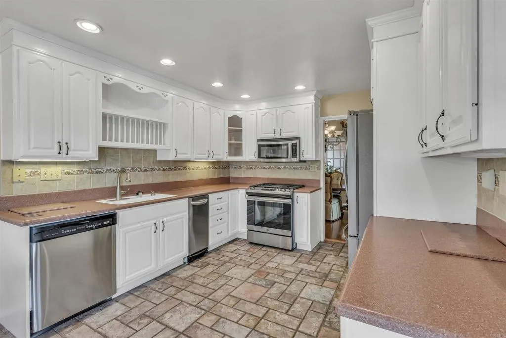 https://cdn.realtyfeed.com/cdn/127/306239251/b66669f5c3c663d21a206e7ae25f2add.webp